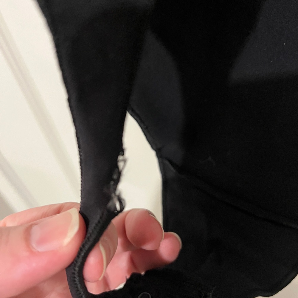 SKIMS Black Thong Shapewear - Picture 3 of 6